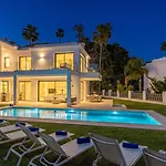 Vacation Marbella I Villa Monte Halcones, 6Bdr, Private-Pool, Brand-New, Incredible Views, Cine And Entertainment Room, Bbq, Close To Golf Valley Benahavís